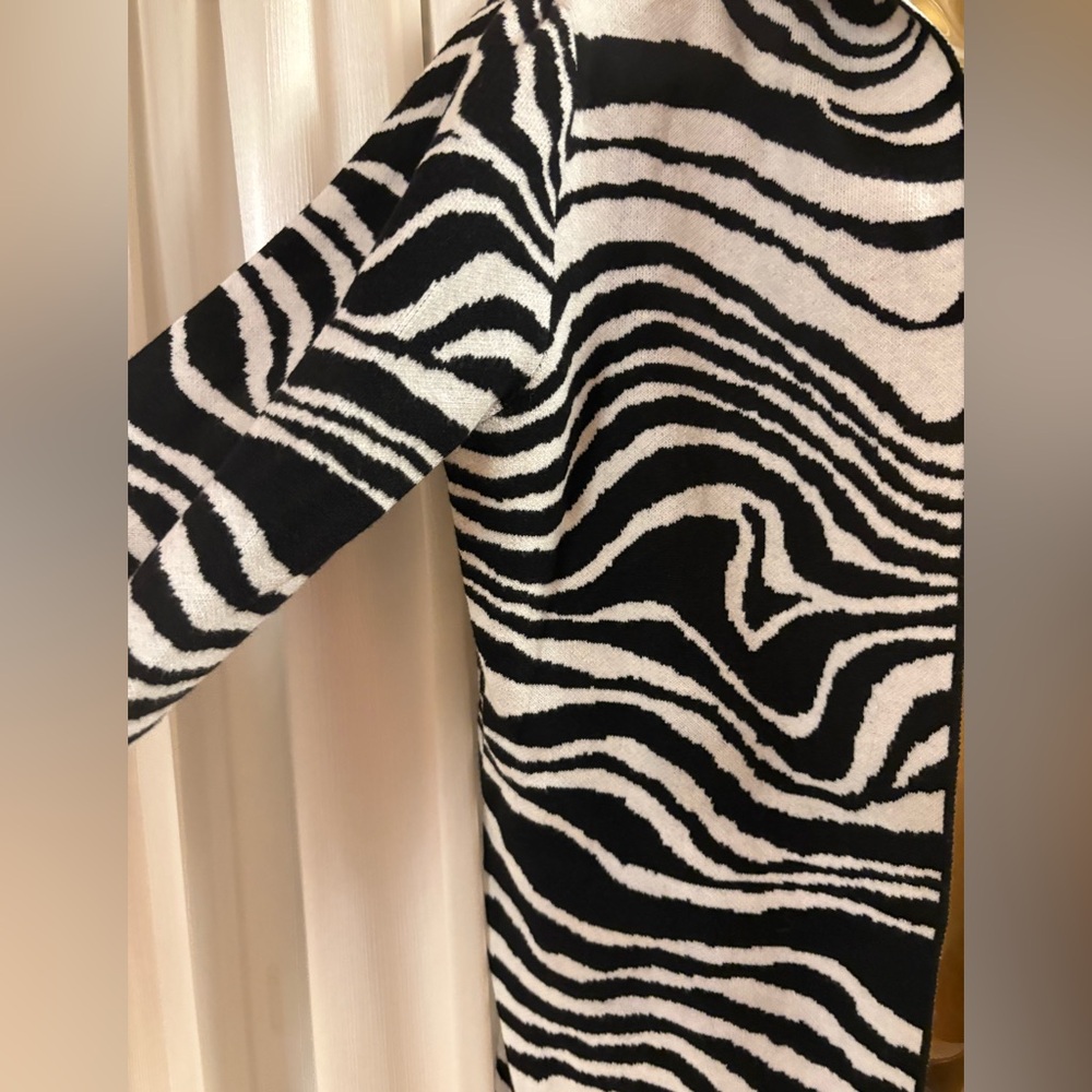 Sioni Black and White Zebra Sweater Cardigan - Picture 3 of 6
